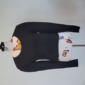 Wild FABLE black puffed sleeve cropped sweater.  In size Large.